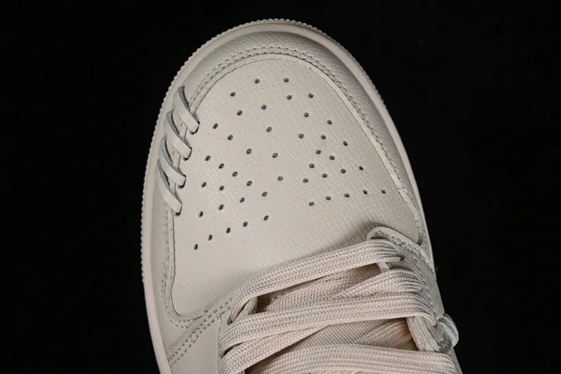 All categories Air Jordan Jordan series basketball shoes Air Jordan 1 Low Air Jordan 1 Low "Method of Make" AJ1 Joe 1 white gold low-top cultural and leisure sports shoes FN5032-200